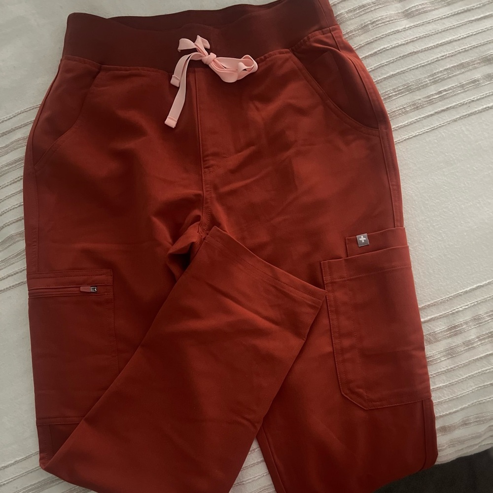 Figs 
High waisted yola petite pants - Picture 2 of 4